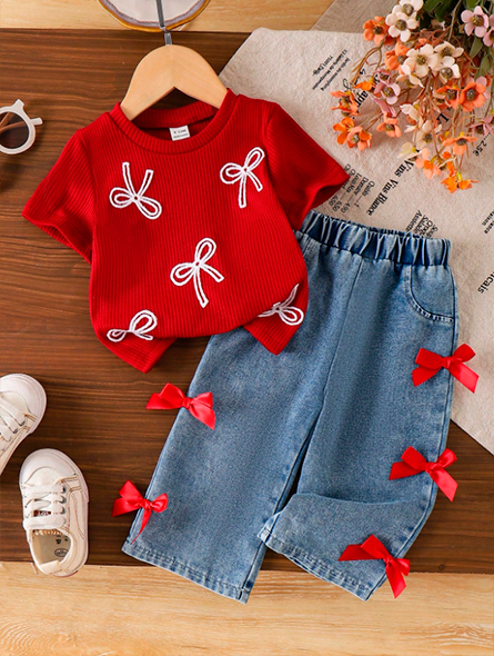 Talla: 2-3Y. Conjunto de 2 piezas con camiseta y pantalones.