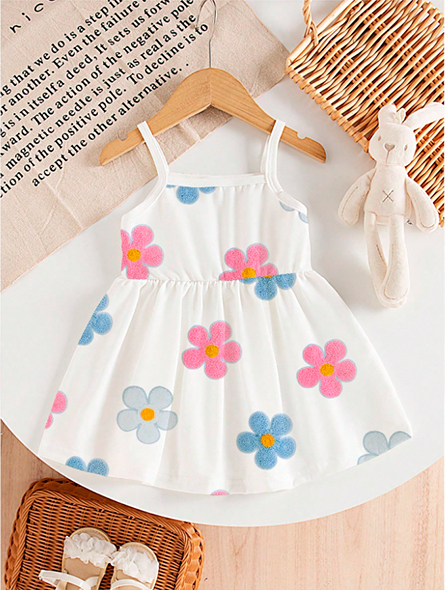 Talla: 2-3Y. Vestido blanco sin mangas, cómodo y lindo.